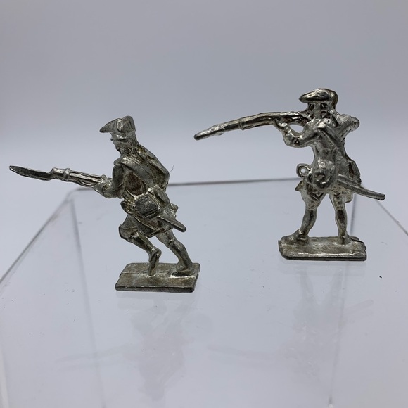 2 Vintage Miniature Civil War Led Musketeers Toy Figures - Picture 7 of 8